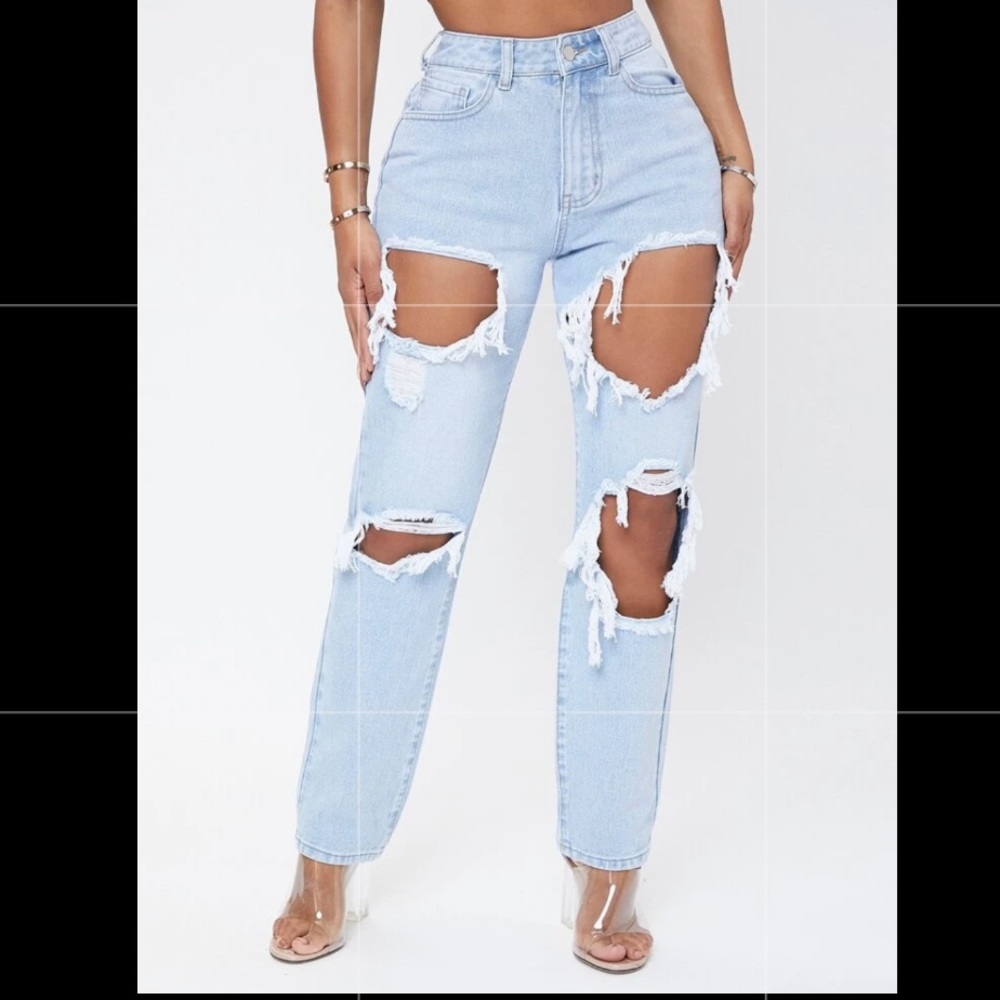 Light-wash Boyfriend jeans